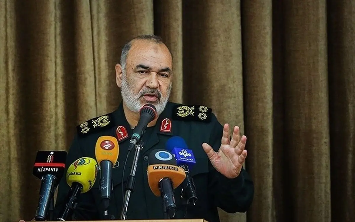
سردار سلامی: شاید کرونا محصول تهاجم بیولوژیکی آمریکا باشد
