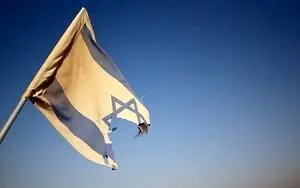 کلاغی که پرچم اسرائیل را پایین کشید+فیلم