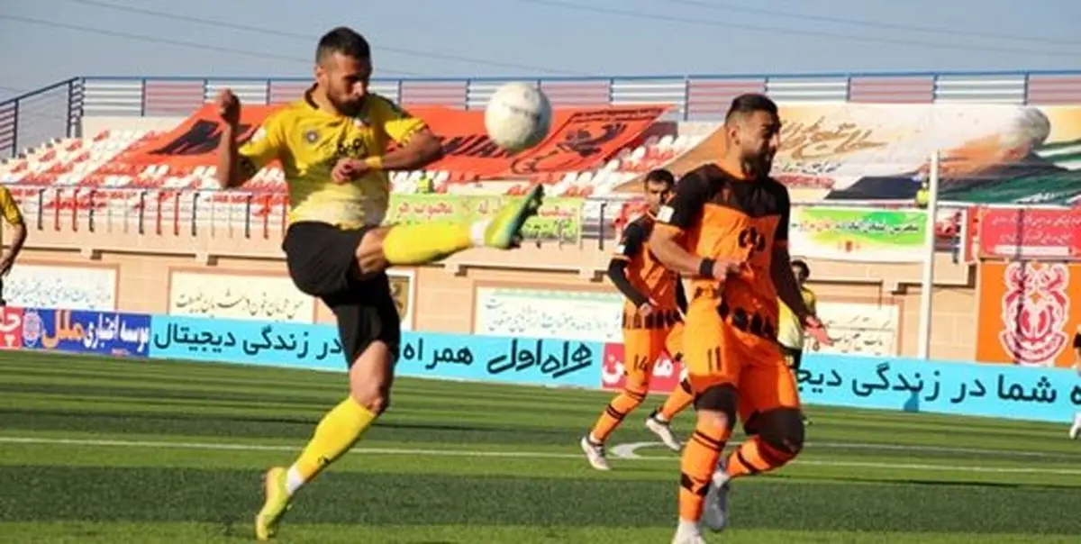 حرکت زشت بازیکن مس رفسنجان