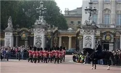 نخست وزیر به عروسی نوه ملکه انگلیس دعوت نشد