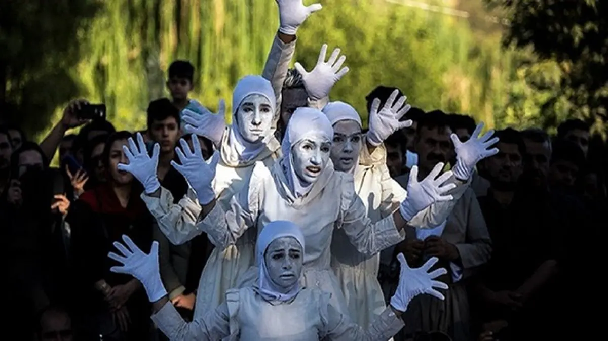 ۵ گروه منتخب تئاتر در خیابانهای تهران اجرا میکنند