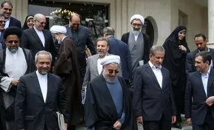نارضایتی مردم از دولت روحانی بالاست/ با اجماع رقبا، شکست روحانی حتمی است