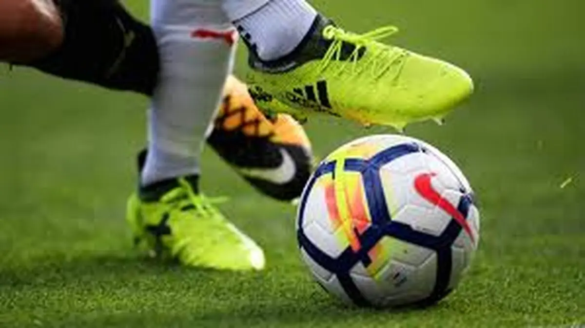 مس کرمان همچنان در صدر