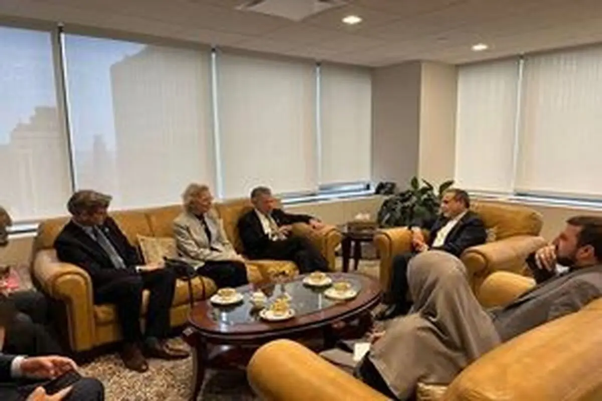 
دیدار گروه الدرز با عراقچی
