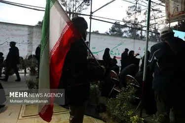 لحظات تحویل سال در گلزار شهدای تهران