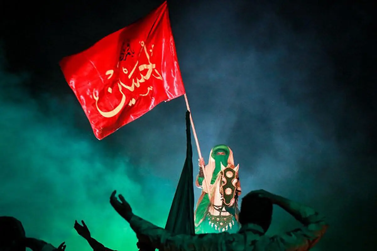 تعویض پرچم حرم سیدالشهدا(ع) با شروع ماه ربیع الاول/عکس