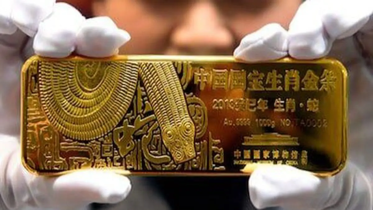 اژدهای طلایی چین برای بلعیدن دلار