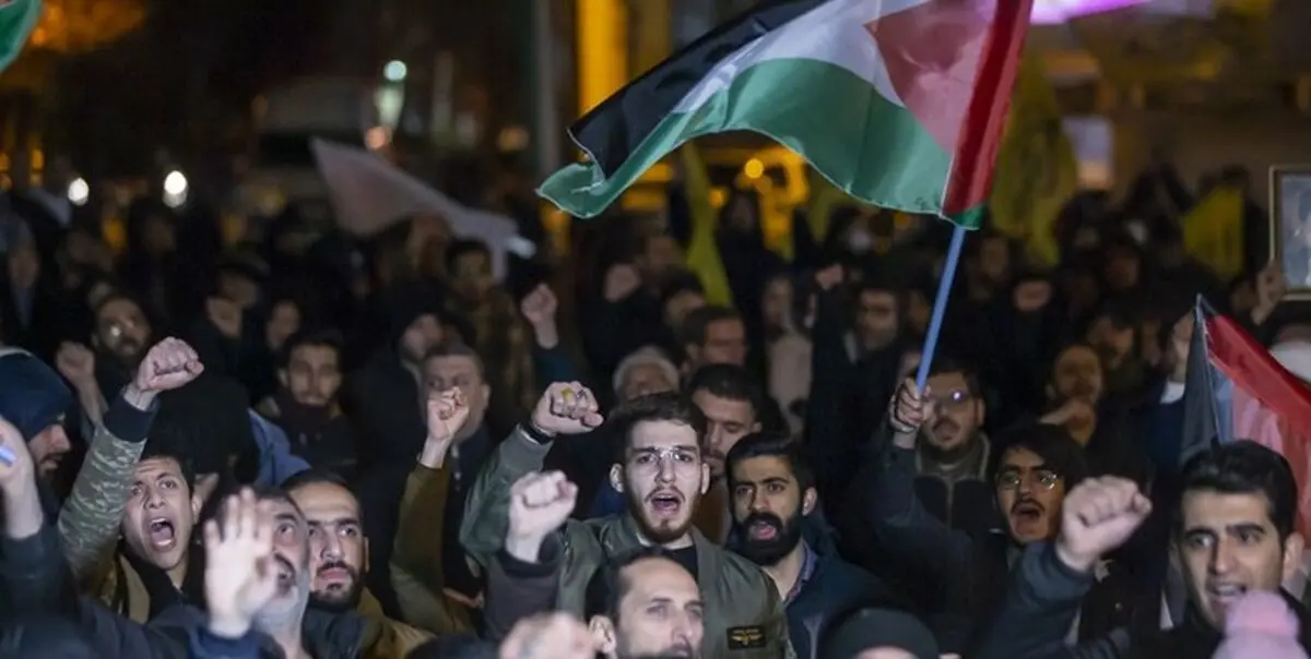 تجمع مردم و دانشجویان در محکومیت اقدام تروریستی کرمان +فیلم