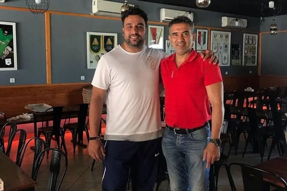 ورزشکار کرونایی در کنار عابدزاده