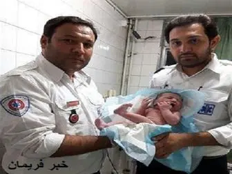 تولد
نوزاد عجول در آمبولانس