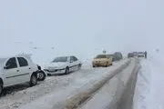 امدادرسانی به 200 خودروی گرفتار در برف