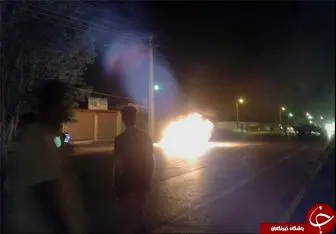 
خاکستر شدن خودروی پلیس راه در آتش+ تصاویر
