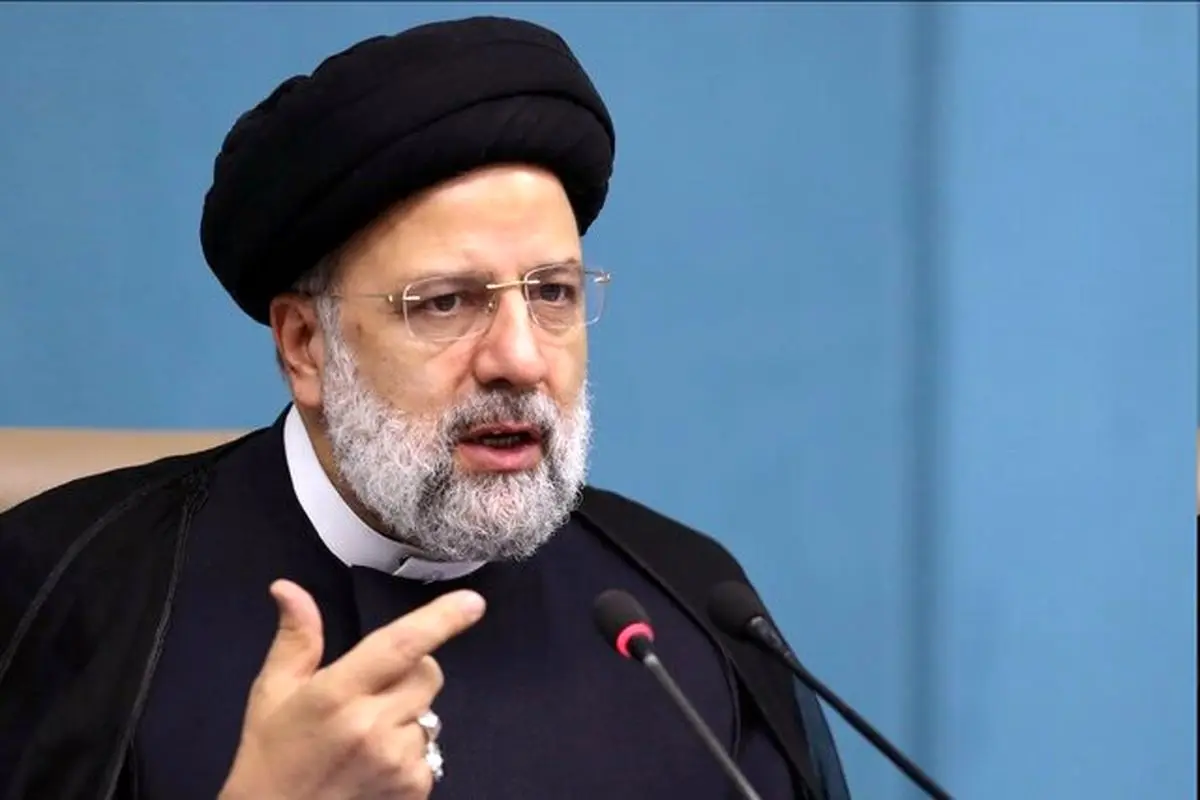 بدرقه ملیپوشان فوتبال ایران با حضور رئیسی