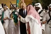 رقص شمشیر ترامپ در ضیافت سعودی‌ها + فیلم 