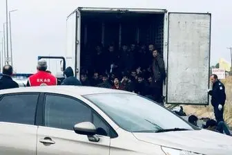 قاچاق انسان در یونان: بازداشت ۴۱ مهاجر غیرقانونی در یک کامیون 