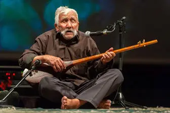 نوازنده 100 ساله ای که همه را شگفت زده کرد/ مردانی شبیه «بارباپاپا»