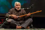 نوازنده 100 ساله ای که همه را شگفت زده کرد/ مردانی شبیه «بارباپاپا»