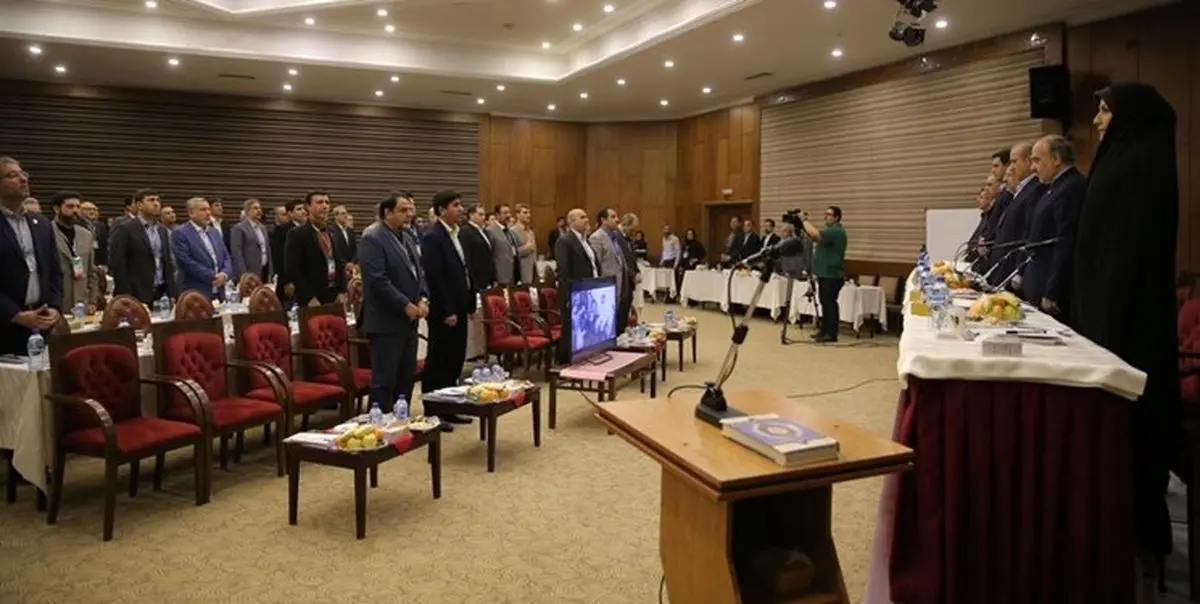 حرف اول و آخر مجمع؛ فوتبال را فوتبالیها اداره کنند