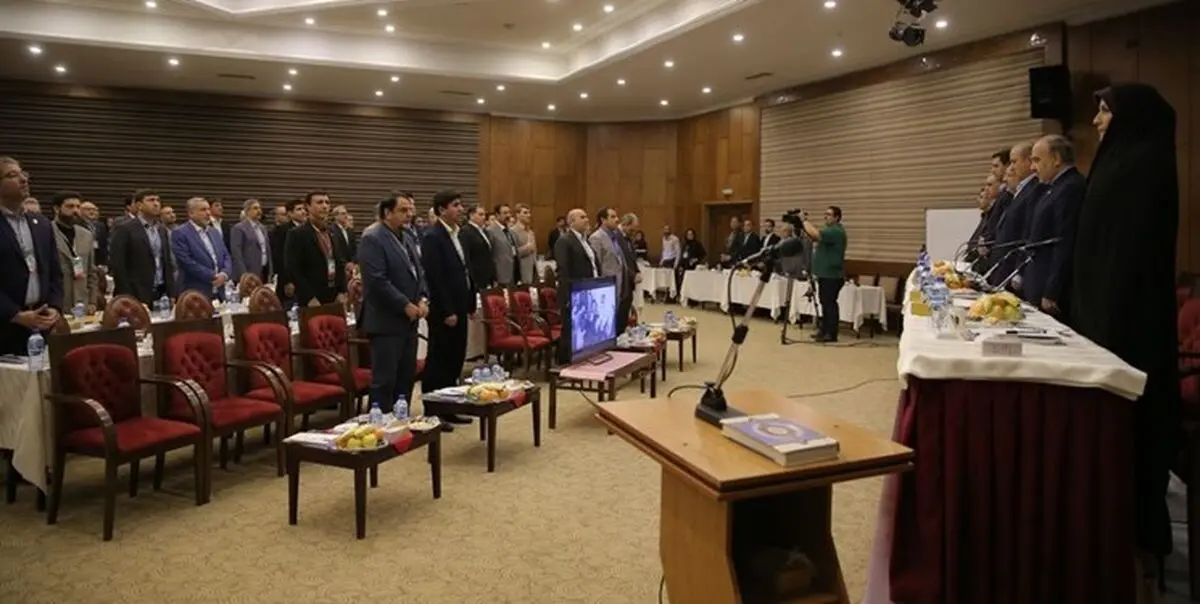 حرف اول و آخر مجمع؛ فوتبال را فوتبالی‌ها اداره کنند
