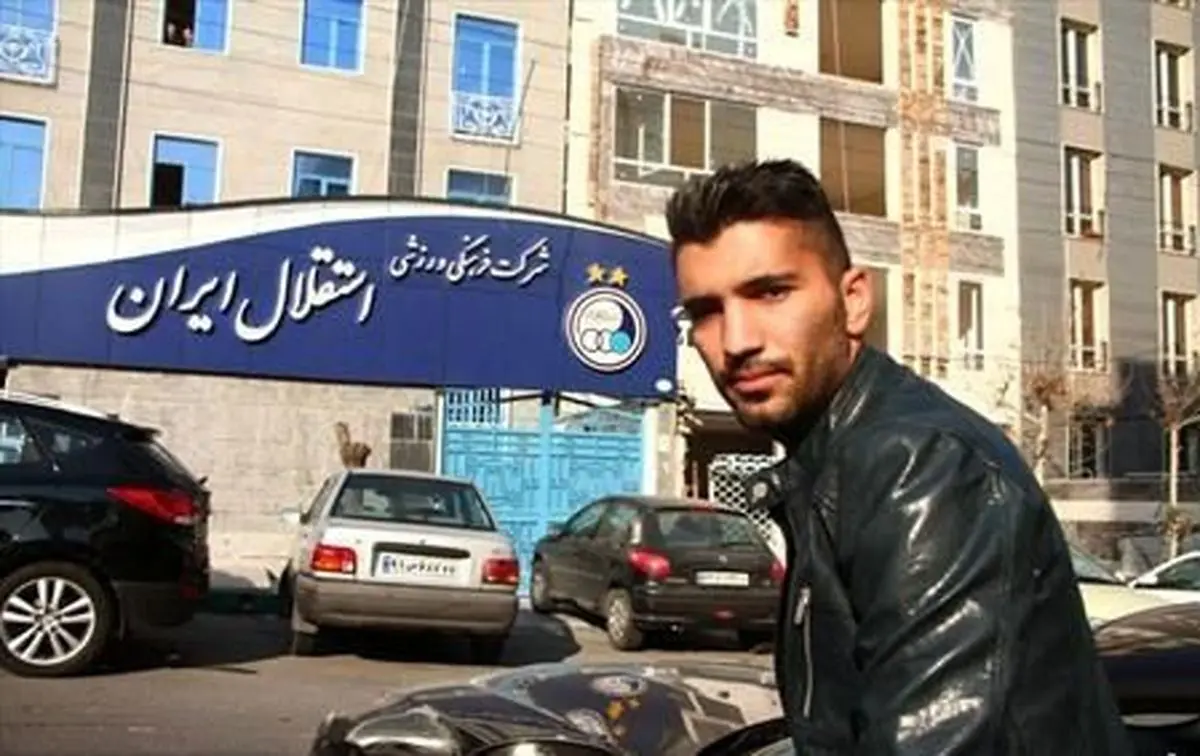 تمدید با پرسپولیس یا پوشیدن پیراهن آبی؟!
