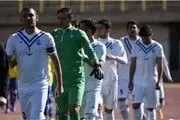 درگیری بازیکن ملوان با دو هوادار 