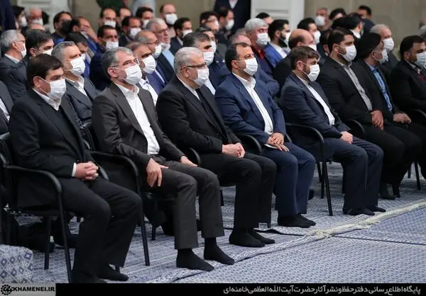 دیدار کارآفرینان، تولیدکنندگان و دانش بنیان‌ها با رهبر انقلاب/گزارش تصویری