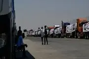 صف طولانی کامیون ها در انتظار ورود به غزه
