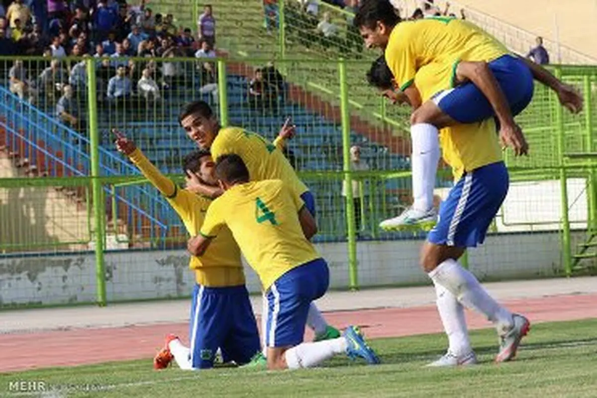 نفتی‌ها بعد از ۲ روز اعتراض بالاخره تمرین کردند