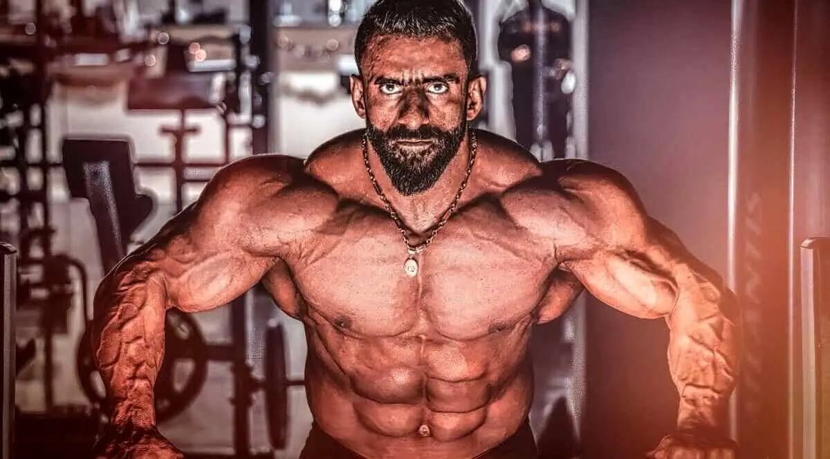 هیکل پسر هادی چوپان جنجالی شد+فیلم