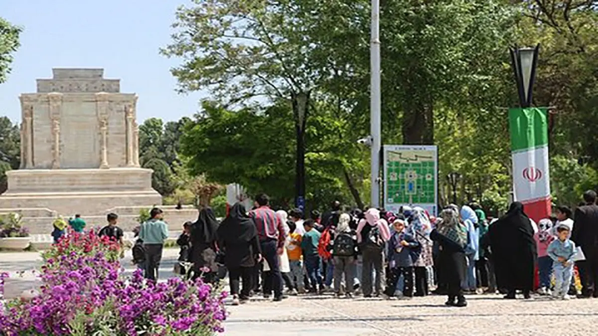 بازدید رایگان از آرامگاه شاعران در روز پاسداشت زبان فارسی