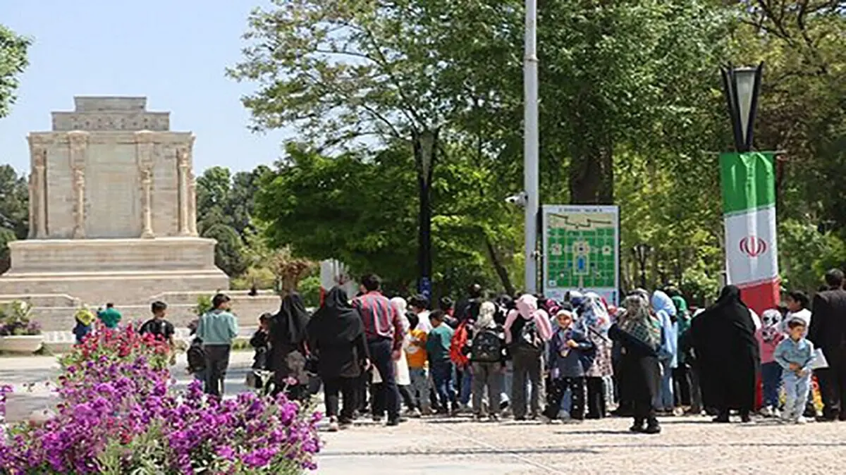 بازدید رایگان از آرامگاه شاعران در روز پاسداشت زبان فارسی