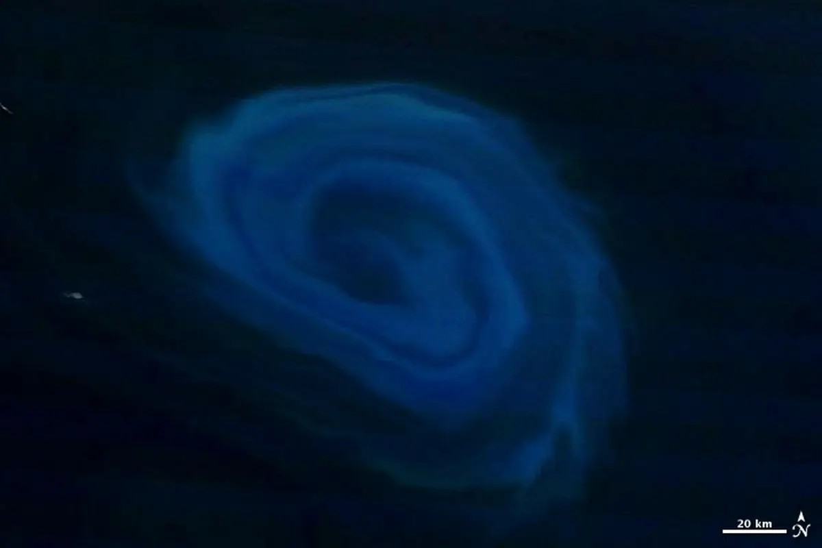 Dumping iron into oceans could sink carbon, slow global warming