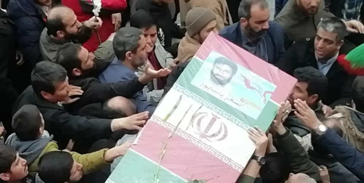 پیکر شهید اصغر پاشاپور پس از طواف حرم مطهر رضوی به تهران منتقل شد