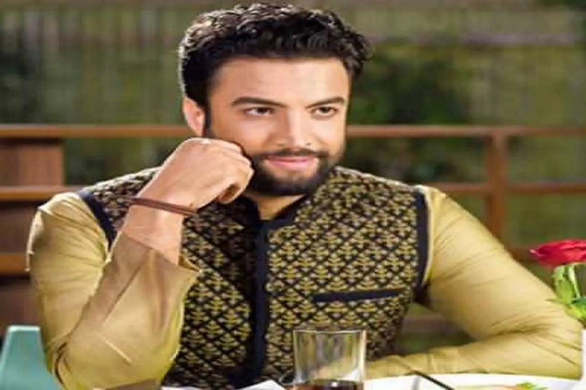 فیلم اذان بنیامین بهادری روی آنتن زنده