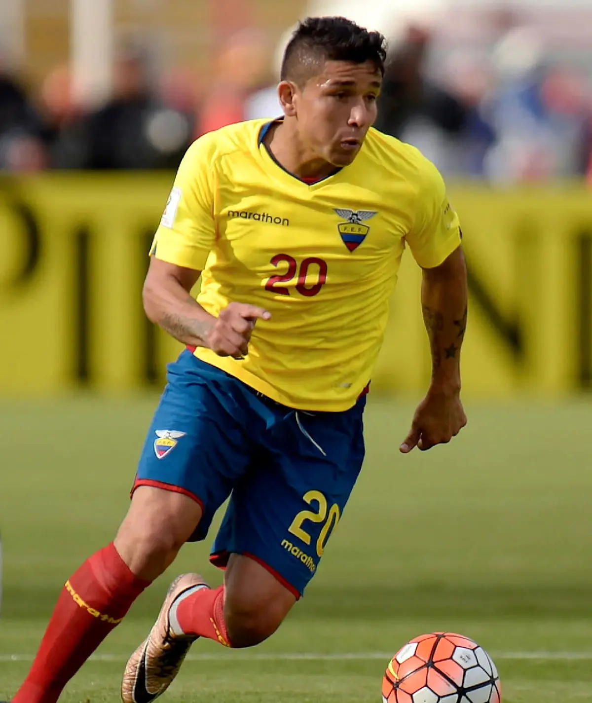 فوتبالیست معروف به قتل رسید