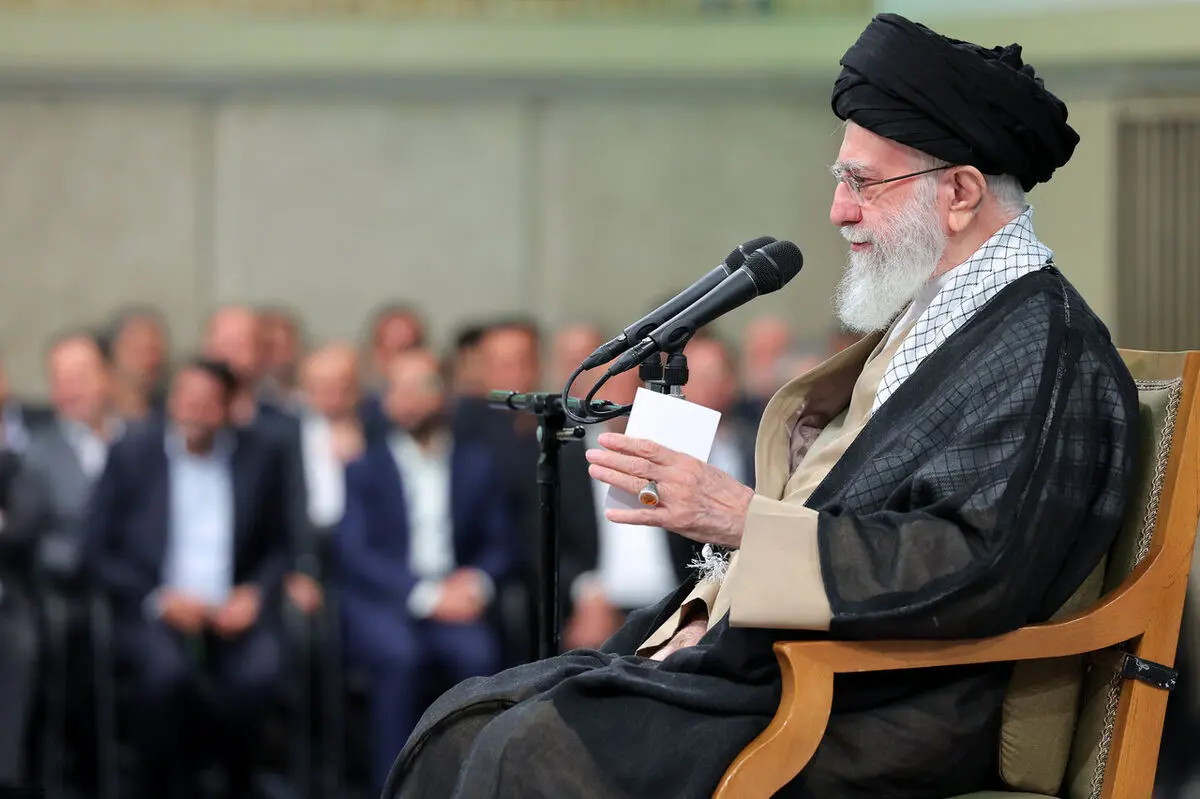 جمعی از معلمان سراسر کشور فردا با رهبر انقلاب دیدار می‌کنند