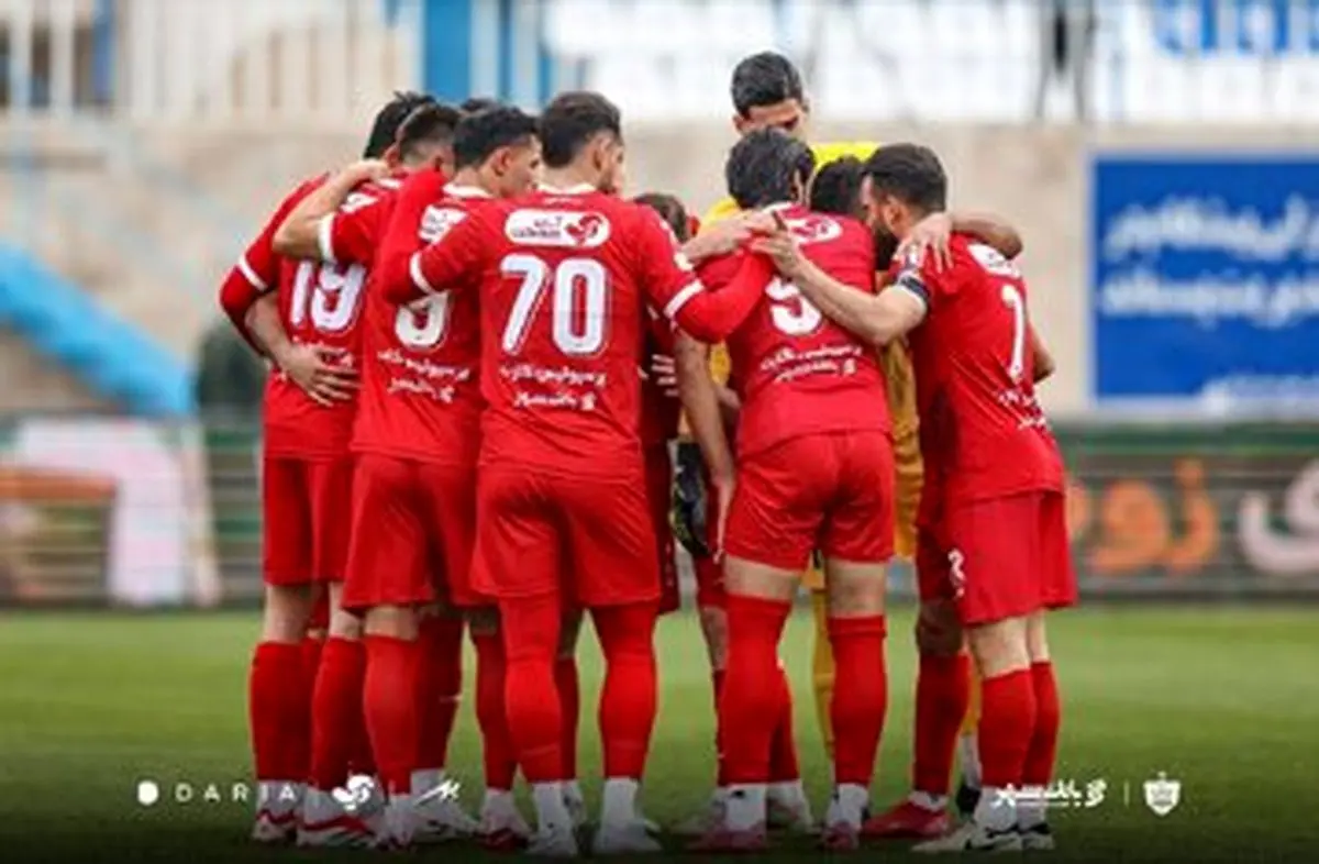 پرسپولیس تیم «ب» تشکیل می‌دهد
