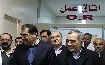 عیادت برادر روحانی از مصدوم اسید پاشی