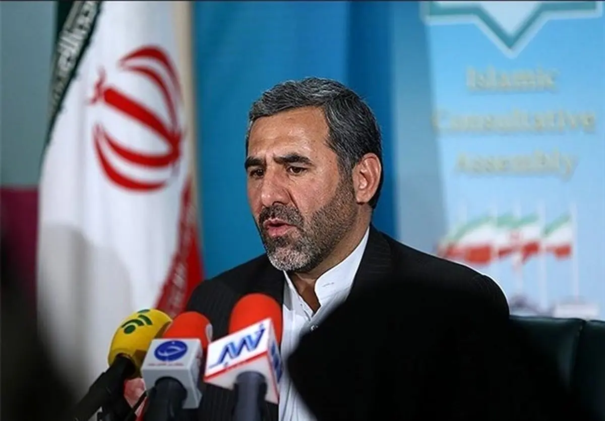 کاتب: برگزاری جلسات مجازی مجلس خلاف صریح آیین نامه داخلی پارلمان است