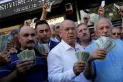 سردرگمی کارشناسان: دلار بخریم یا بفروشیم؟