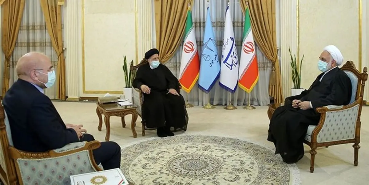 تاکید سران قوا بر همآوایی بخشهای مختلف در جهت کاهش تورم و رشد تولید