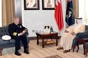 دیدار فرمانده ناوگان پنجم دریایی آمریکا با وزیر کشور بحرین