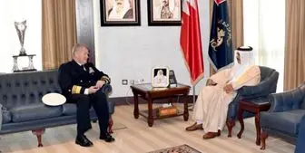 دیدار فرمانده ناوگان پنجم دریایی آمریکا با وزیر کشور بحرین