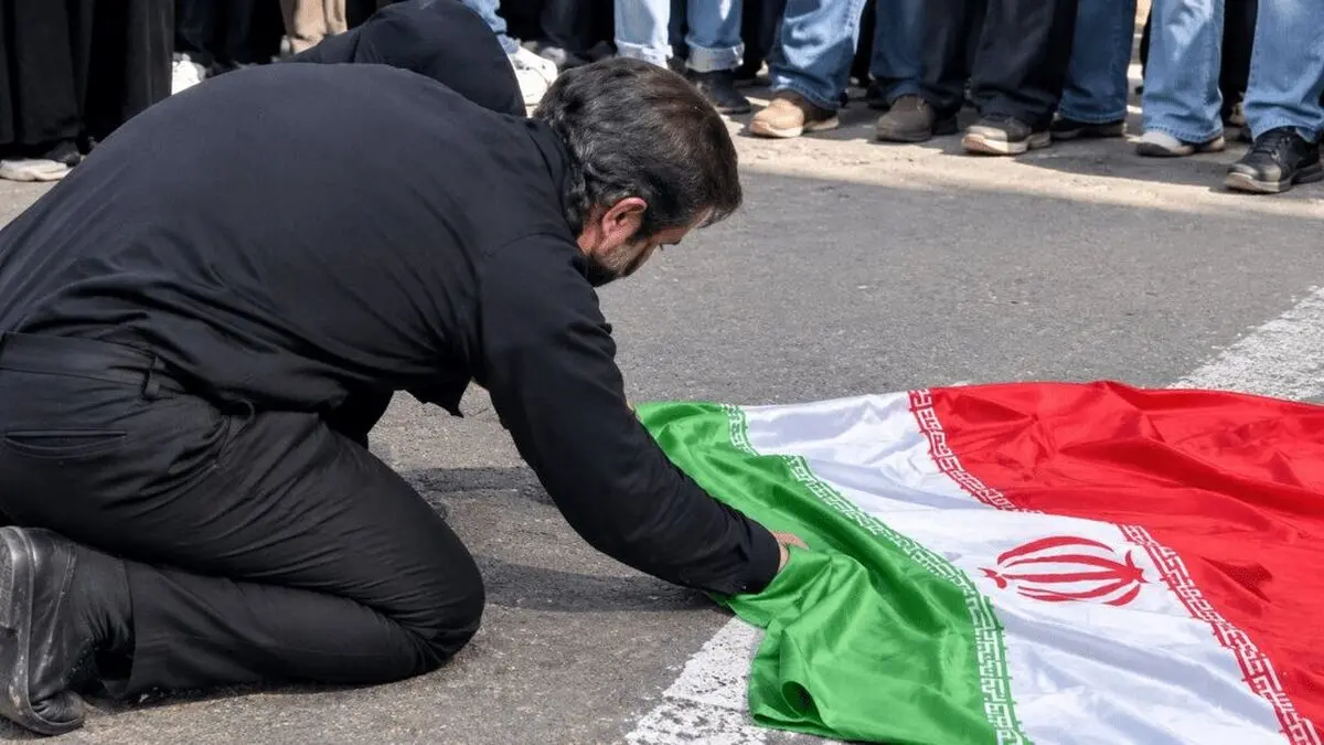 دانشجوی پرچم‌سوز برگشت! +فیلم