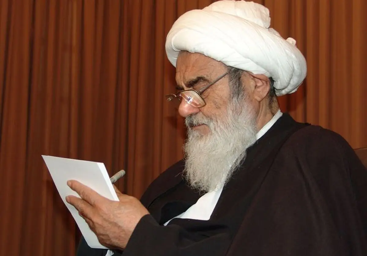تکذیب خبر فوت آیت الله مظاهری 