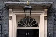 برخورد خودرو با دروازه دفتر نخست وزیر انگلیس
