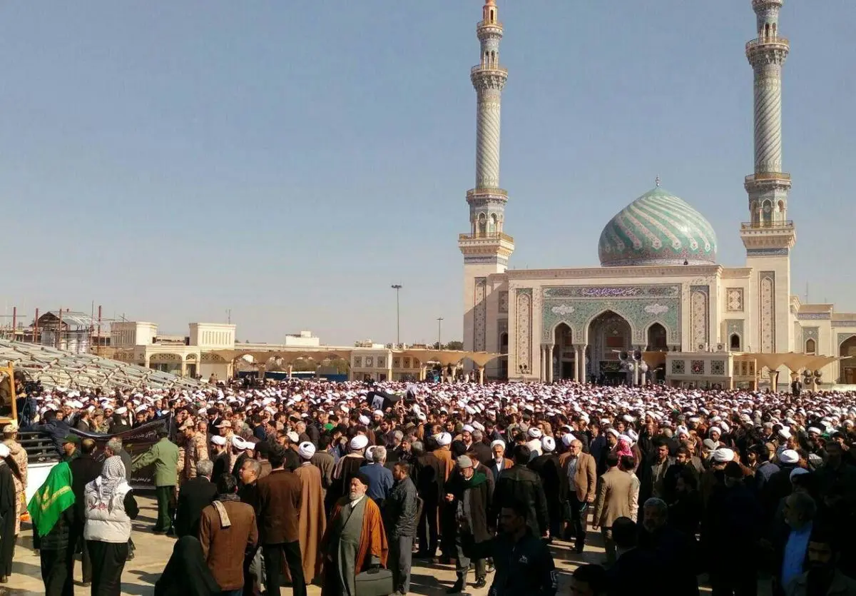 تشییع پیکر آیتالله مومن در قم