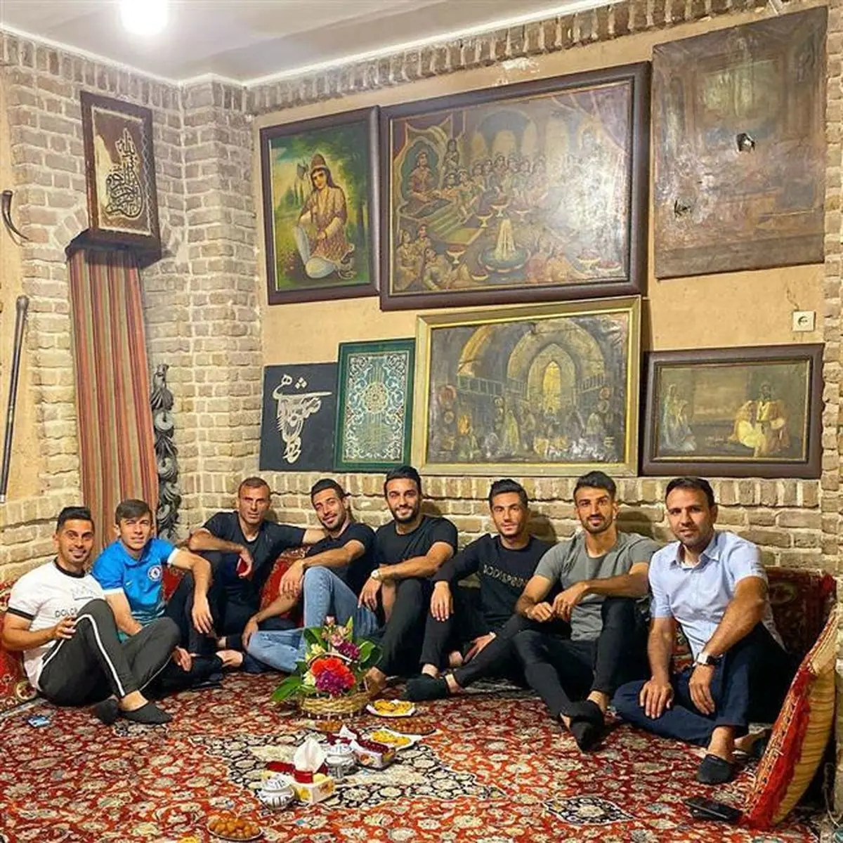 دورهمی صمیمی بازیکنان پرسپولیس در محفل سنتی! +عکس
