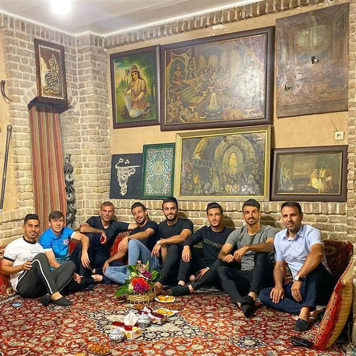 دورهمی صمیمی بازیکنان پرسپولیس در محفل سنتی! +عکس