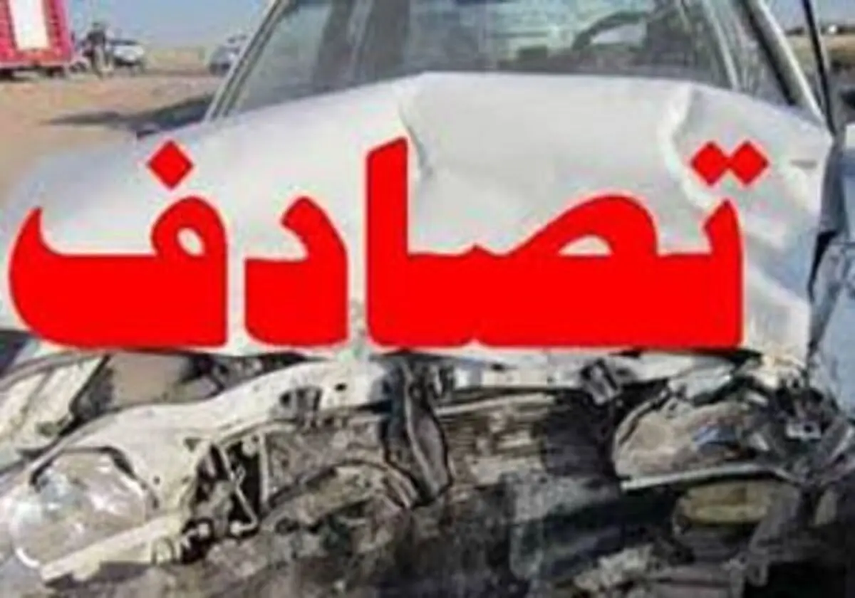 برخورد زانتیا با تیر برق حادثه آفرید+ عکس